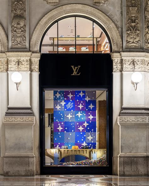 foto di louis vuitton napoli